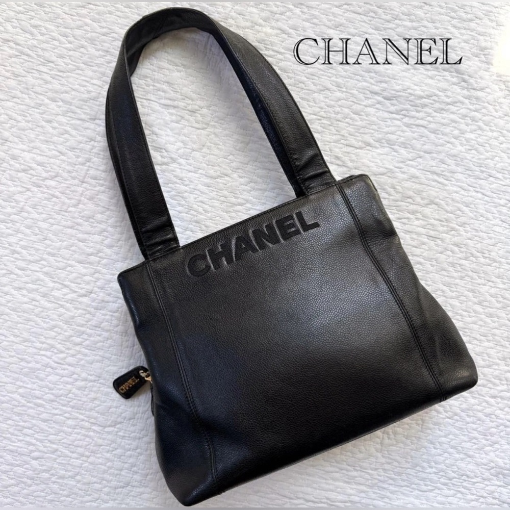 CHANEL Caviar Leather Shoulder/Tote with Embossed Logo; Excellent Condition COA